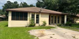 4608-4610 Sandy Lane Gallery 1