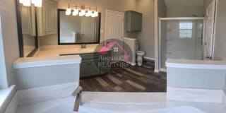 Spacious 4 bedroom home! Gallery 11