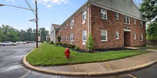 Livingston Gardens Gallery 44