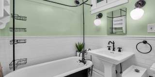 Castro/Eureka Valley: Top Floor Flat w/ in-unit W/D & Shared Yard Gallery 37