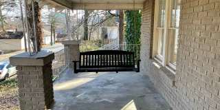 Adorable Hillcrest Bungalow with 3 bedrooms and 2 bathrooms. Gallery 22