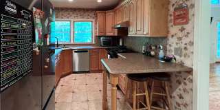 2BR/2BR Near Law School - Available Early August! Gallery 10