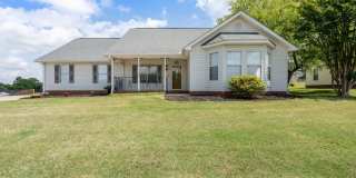 Spacious 3 Bedroom Home Near Downtown Greer with Large Backyard and 2-Car Garage. Gallery 1