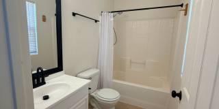 Spacious 3-Bedroom Home With RV Parking       MOVE IN SPECIAL! Gallery 6