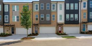 BRAND NEW Townhome located in Westside Bend! MUST SEE! Gallery 1