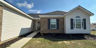 4 Bedroom in Whispering Pines Gallery 1