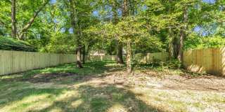 Charming 2-Bed Home for Rent in East Memphis Gallery 17