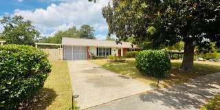 3BR Home + Sunroom & Detached Bonus Space 3BR Home + Sunroom & Detached Bonus Space Gallery 1