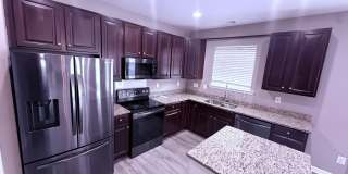 Beautiful Home in a Convenient Location! Gallery 1