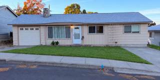 3 Bedroom House in Quiet Neighborhood Gallery 1