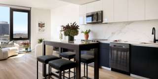 1900 Broadway Gallery 20