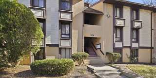 Beautifully Renovated 2-Bedroom Condo in the Heart of Reston! Gallery 1