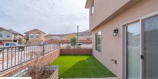 Private 4 Bedroom Corner Unit Gallery 7