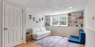 542 Nagle Street Gallery 22