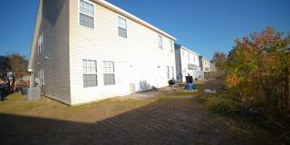 3 Bed / 3.5 Bath Townhome in NW Gallery 26