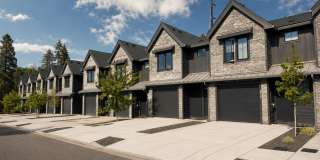 Luxury Townhome for Lease at the Courtyards at Hidden Crest - 13113 NE 71st Pl Gallery 1