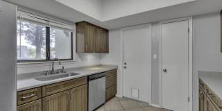 620 LAKEWAY Drive Gallery 27