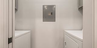 Sterling Oaks Luxury Apartments Gallery 37