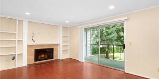 Location, Location, Location 3-bedroom Sammamish Bluffs Condo Location, Location, Location 3-bedroom Sammamish Bluffs Condo Gallery 5