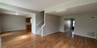 Lawrence-Fort Ben-Oaklandon 3 Bedroom and 2.5 Bathroom Gallery 6