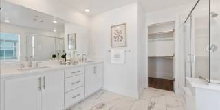 $5,400 | Stunning 5BR/4.5BA Model-Like Home in Newark's Bridgeway Community! Gallery 11