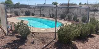 GREAT FURNISHED HOME WITH SIDE PARKING! Gallery 25