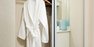 eaves Warner Center Gallery 4