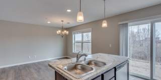 Big Lake row style / front to back townhome for RENT; 3bd 3ba 2car attached garage Gallery 6