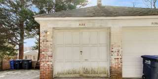 NW DC locale...3 level - 2 bed + Den with 2.5 & off street parking  - 16 months only Gallery 39