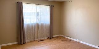Centrally Located 3 Bedroom Duplex in Windsor with a Single Car Garage! Gallery 7