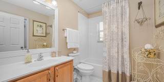2036 SE Avon Park Drive Gallery 25