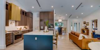 700 Holly Road Gallery 16