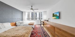 11 Island Ave Gallery 16