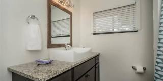 Fully Furnished Home in Putnam Heights + All Appliances Gallery 25
