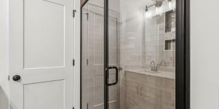 5006 Grayton Alley Gallery 28