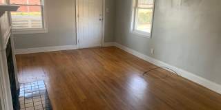 Cozy Two Bedroom Bungalow! Gallery 6