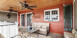 Beautiful 2 bedroom/ 2 bathroom apartment located right on Historic Main Street in St. Charles. Beautiful 2 bedroom/ 2 bathroom apartment located right on Historic Main Street in St. Charles. Gallery 31