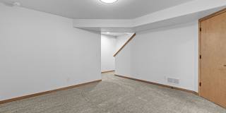 Great Location! Gallery 26