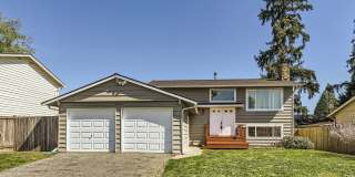 Excellent 4Bed/2Bath Home in Kirkland! Gallery 1