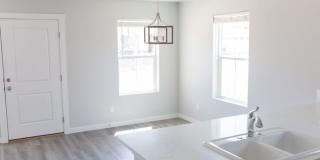 1017 East Lockhart Street Gallery 6