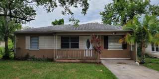 ADORABLE 3 Bedroom, 1 Bath  Block House with a fenced yard in Lakeland *Available Now* Gallery 1