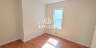 228 Wainwright Street Gallery 8