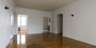 1735 W 79th Street Gallery 11