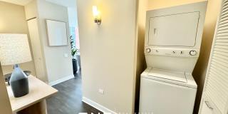 230 W Washington St Gallery 11