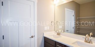 Rent Special !!! 4-Bedroom Ranch in Clive with a Finished Basement & 3-Car Garage! Gallery 11