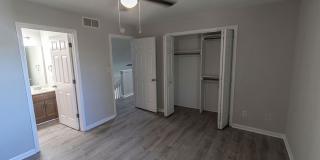 Large 3 bedroom Duplex Gallery 19