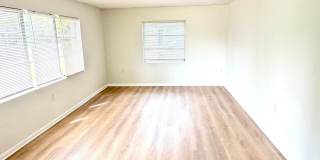 2 Bed/1 Bath AVAILABLE NOW! Gallery 11