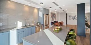 AMLI at Uptown Gallery 23