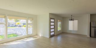 17601 Hamlin Street Gallery 10