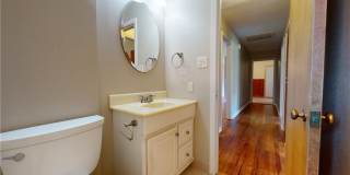 806 Gilchrist Avenue Gallery 22